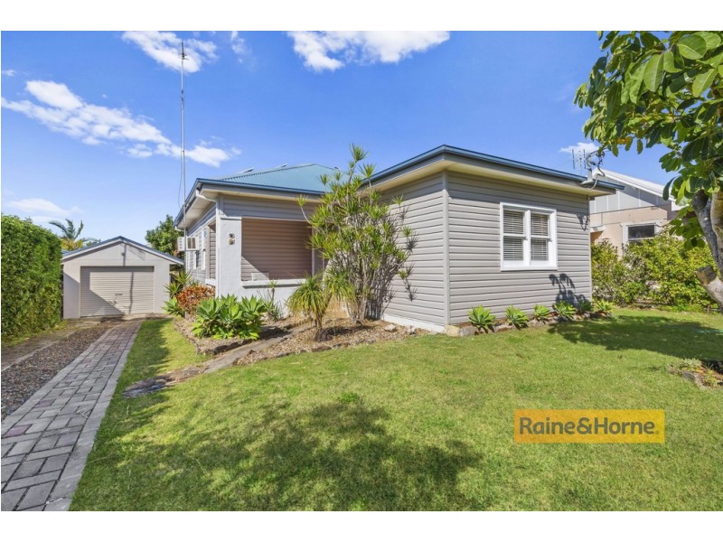 8 Cambridge Street, Umina Beach NSW 2257