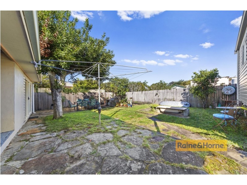 8 Cambridge Street, Umina Beach NSW 2257