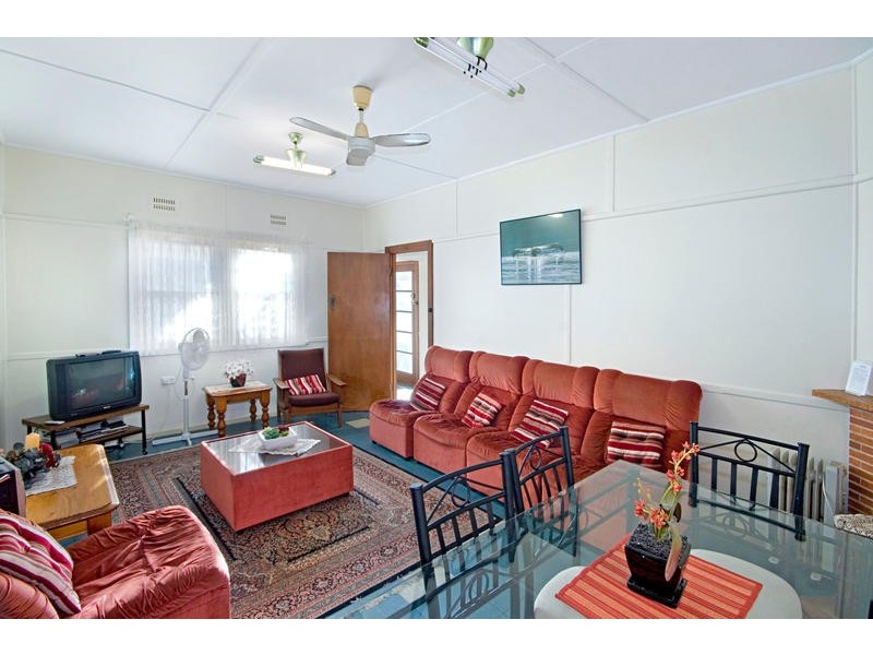 6 Bangalow Street, Ettalong Beach NSW 2257