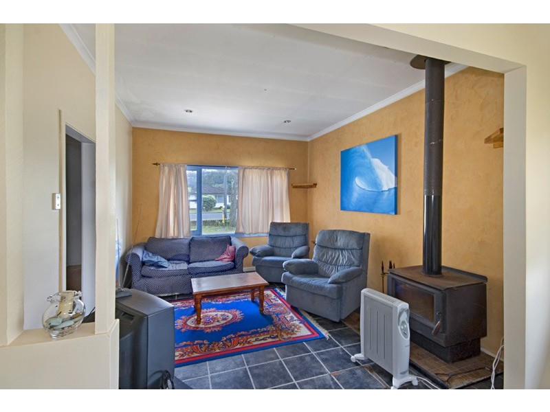 320 Ocean Beach Road, Umina Beach NSW 2257