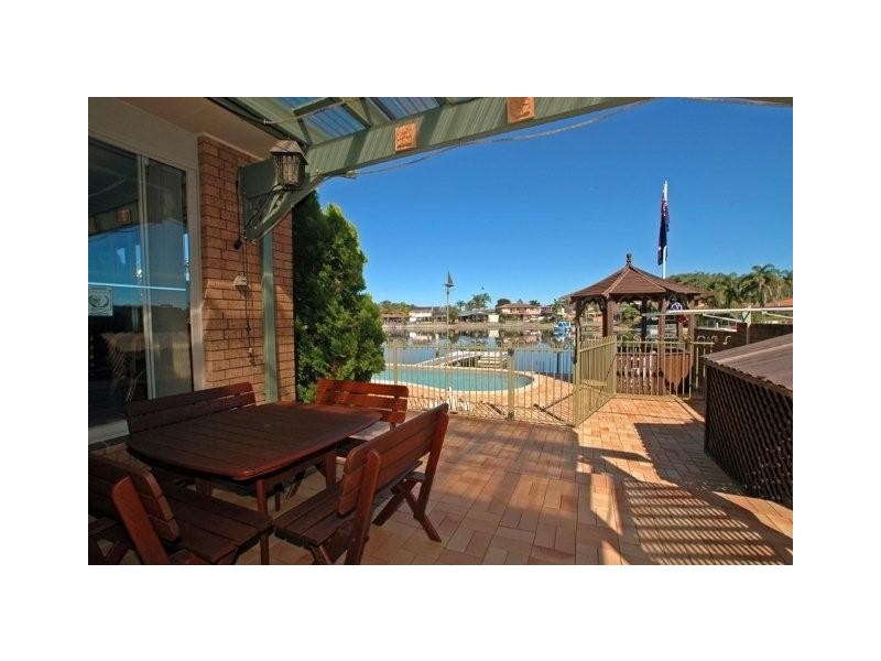 64 Helmsman Boulevarde, St Huberts Island NSW 2257