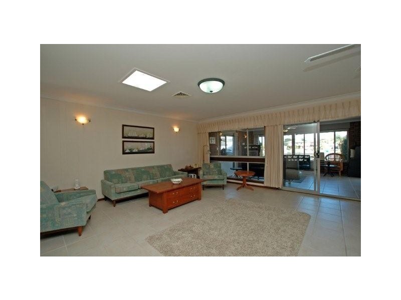 64 Helmsman Boulevarde, St Huberts Island NSW 2257