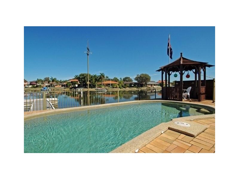 64 Helmsman Boulevarde, St Huberts Island NSW 2257