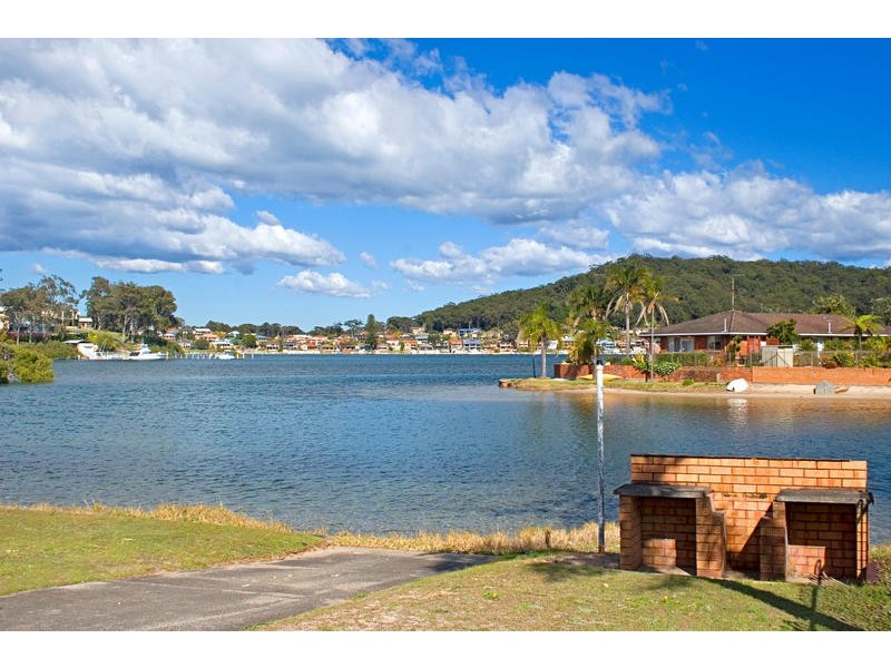 18 Helmsman Boulevarde, St Huberts Island NSW 2257