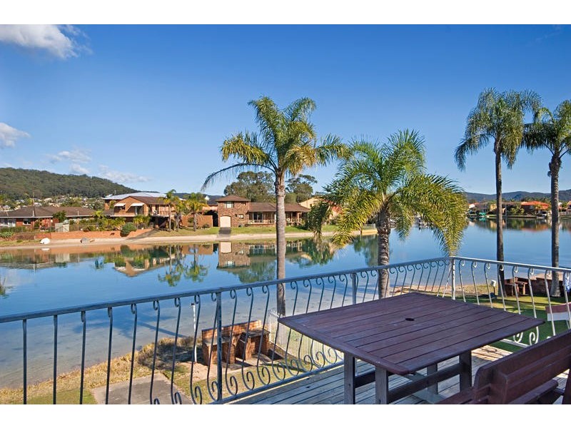 18 Helmsman Boulevarde, St Huberts Island NSW 2257