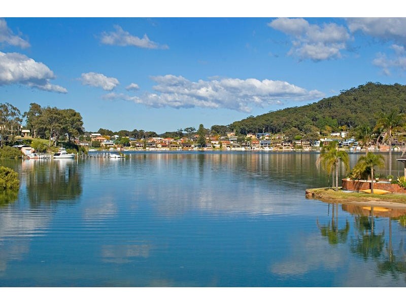 18 Helmsman Boulevarde, St Huberts Island NSW 2257