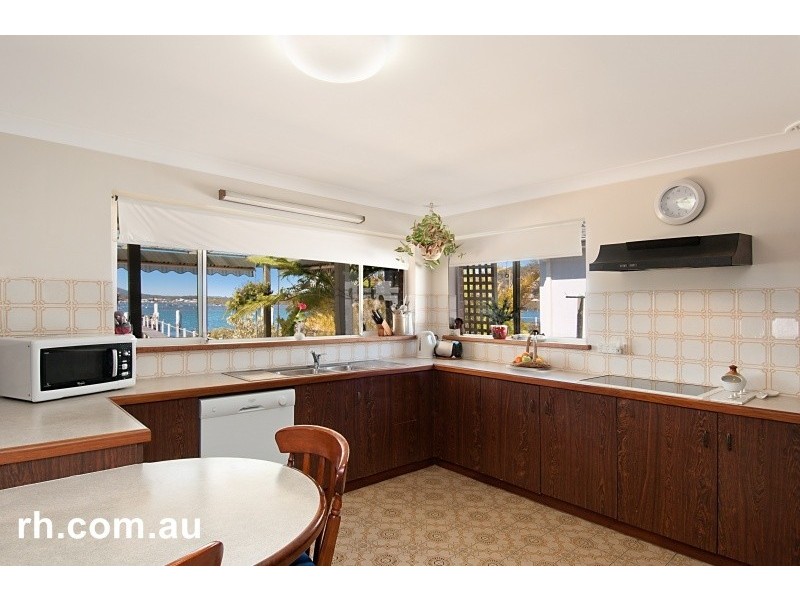 1 Luderick Avenue, St Huberts Island NSW 2257