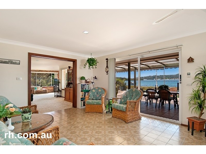 1 Luderick Avenue, St Huberts Island NSW 2257