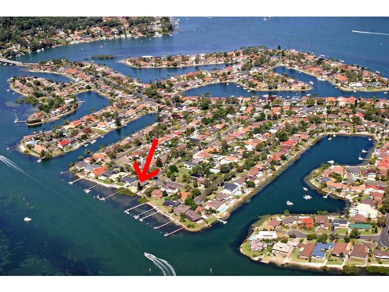 1 Luderick Avenue, St Huberts Island NSW 2257