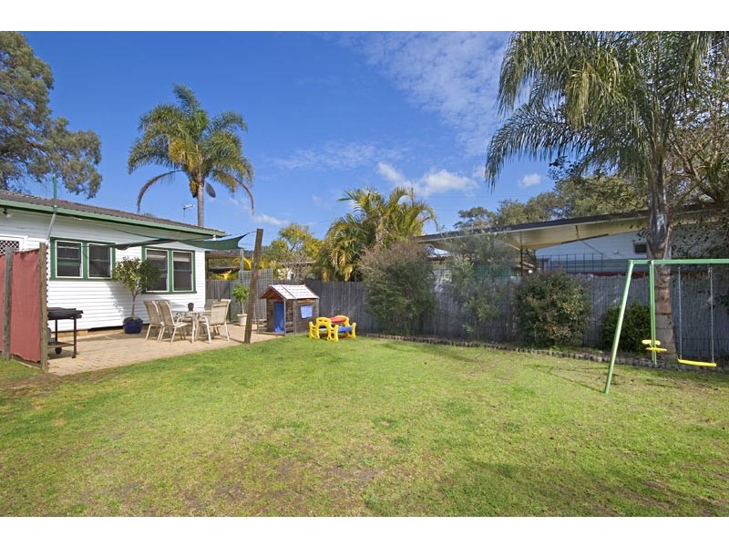 32 Boronia Avenue, Woy Woy NSW 2256