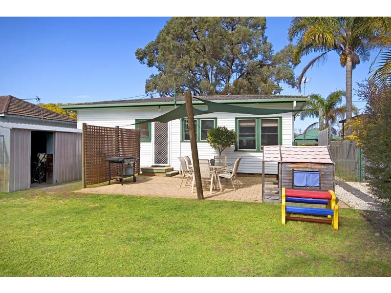 32 Boronia Avenue, Woy Woy NSW 2256