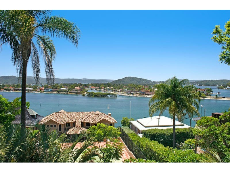 24 Daley Avenue, Daleys Point NSW 2257