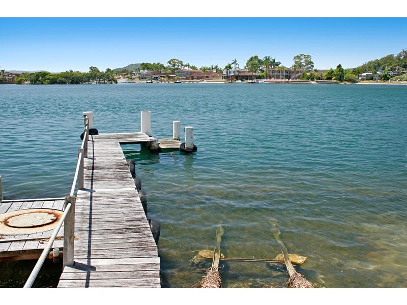24 Daley Avenue, Daleys Point NSW 2257