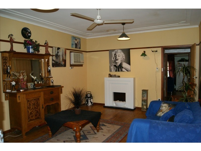 33 Nelson Street, Umina Beach NSW 2257