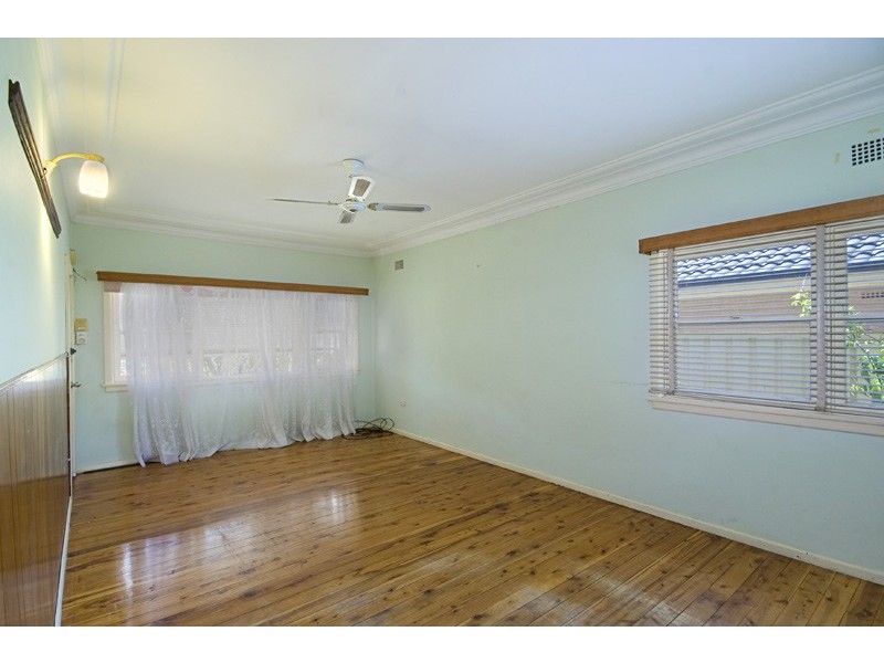 17 Rothwell Street, Woy Woy NSW 2256