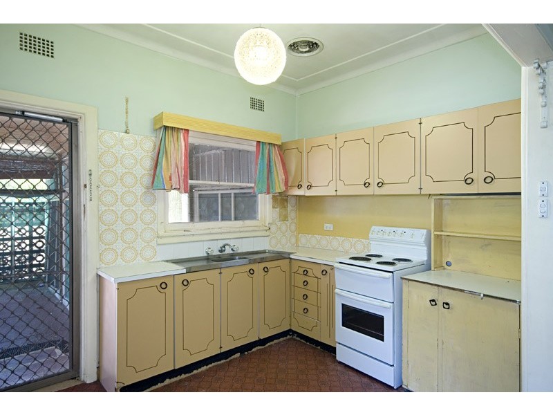 17 Rothwell Street, Woy Woy NSW 2256