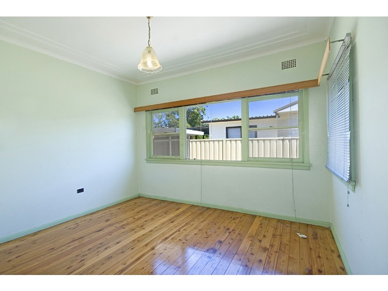 17 Rothwell Street, Woy Woy NSW 2256