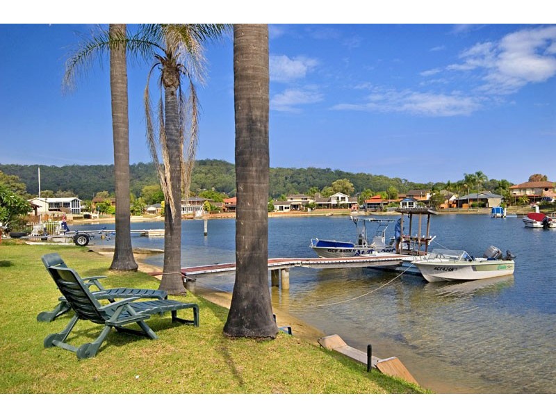 70 Helmsman Boulevarde, St Huberts Island NSW 2257