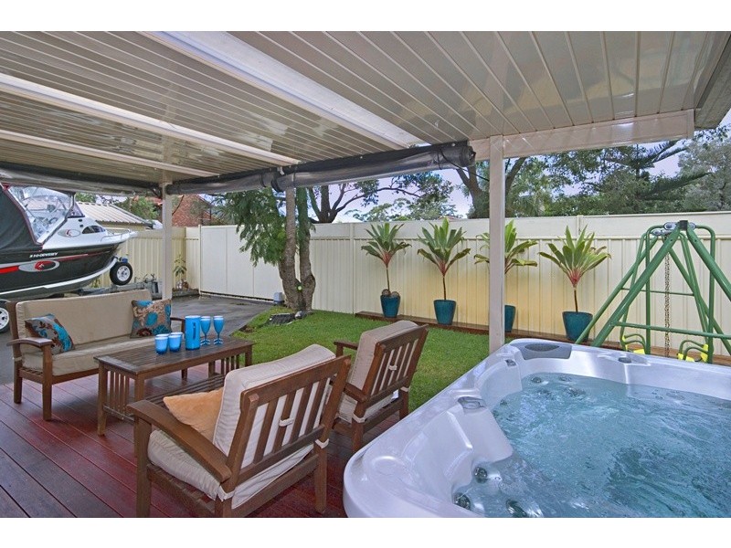 2/32  Beach Street, Ettalong Beach NSW 2257