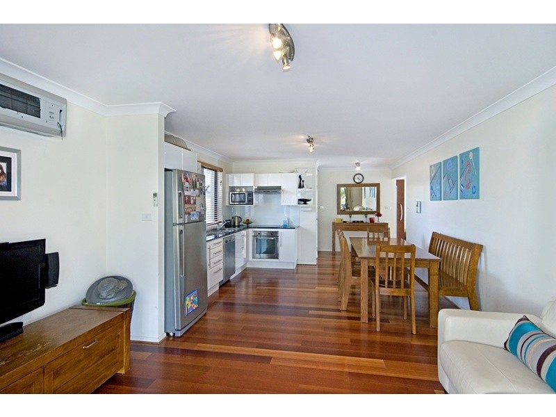 2/32  Beach Street, Ettalong Beach NSW 2257