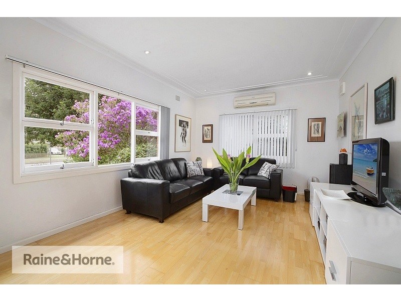 299 Ocean Beach Road, Umina Beach NSW 2257