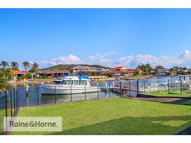 72 Helmsman Boulevard, St Huberts Island NSW 2257