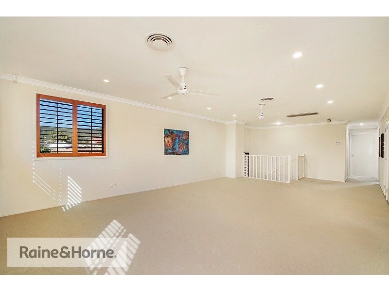 72 Helmsman Boulevard, St Huberts Island NSW 2257