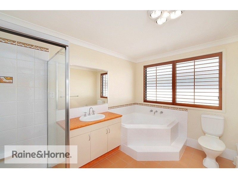 72 Helmsman Boulevard, St Huberts Island NSW 2257