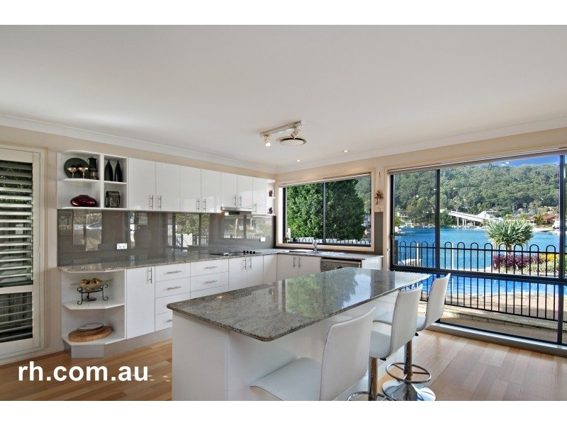 3 Barracouta Ave, St Huberts Island NSW 2257