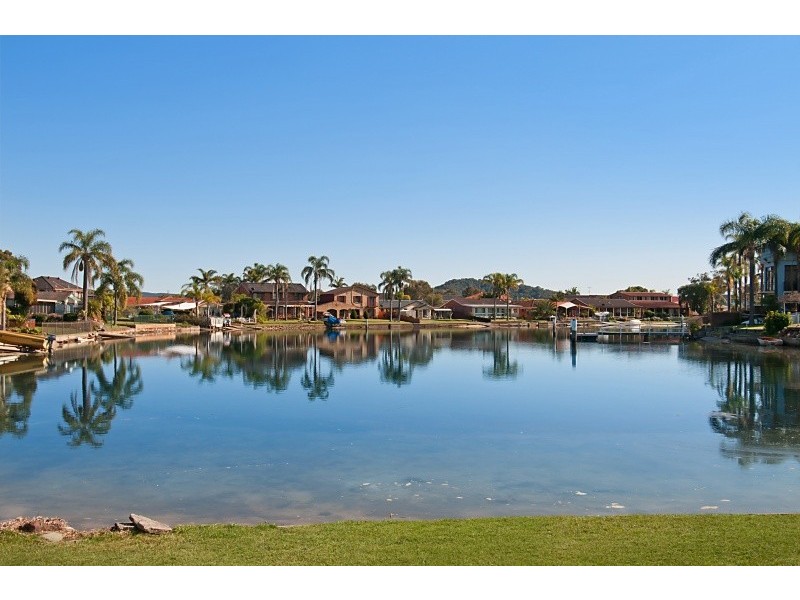 6 Barracouta Avenue, St Huberts Island NSW 2257