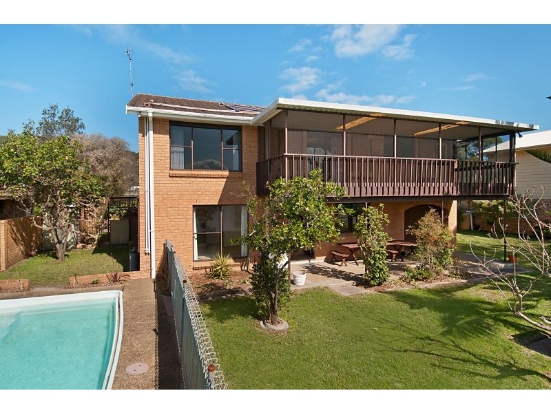 6 Barracouta Avenue, St Huberts Island NSW 2257