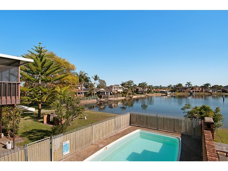 6 Barracouta Avenue, St Huberts Island NSW 2257