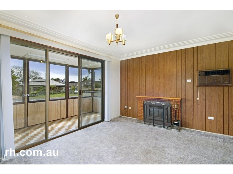 8 McEvoy Avenue, Umina Beach NSW 2257