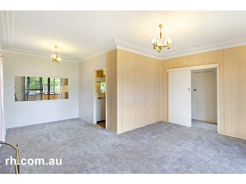 8 McEvoy Avenue, Umina Beach NSW 2257
