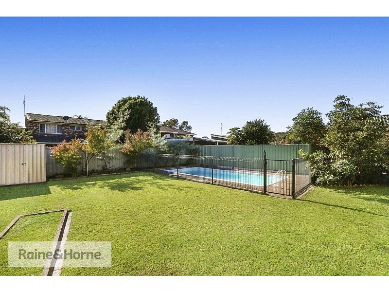 83 Helmsman Boulevard, St Huberts Island NSW 2257