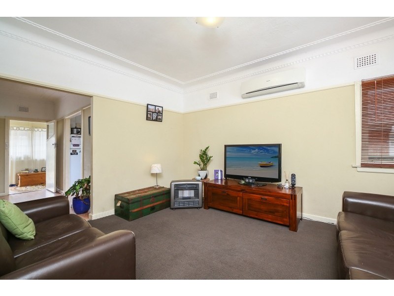 198 Memorial Avenue, Ettalong Beach NSW 2257