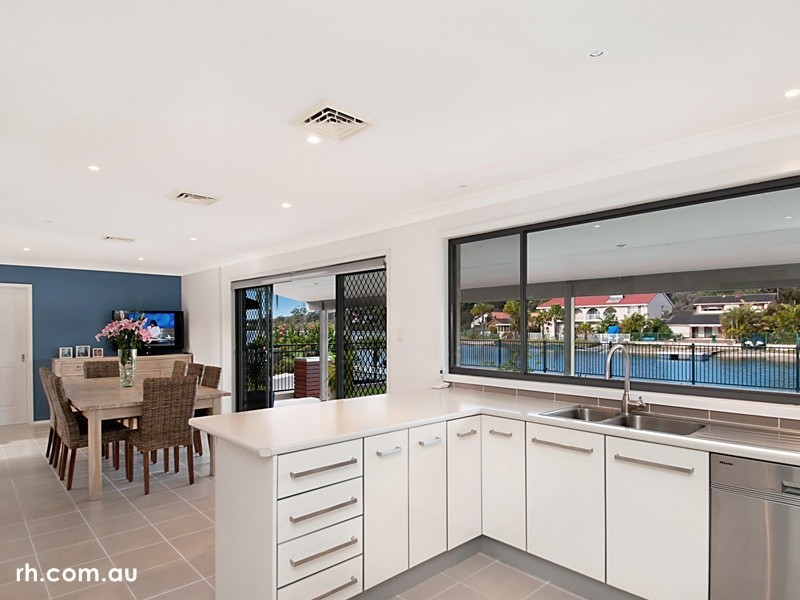 23 Nautilus Crescent, St Huberts Island NSW 2257