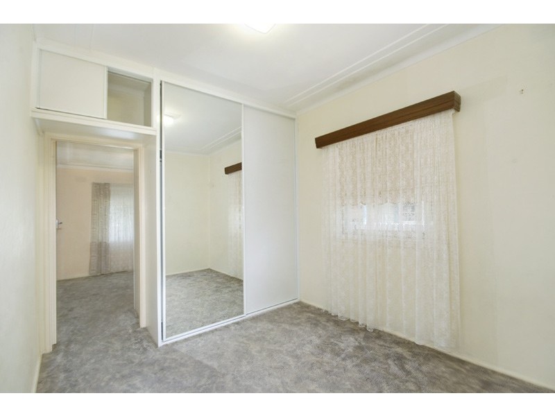 8 McEvoy Avenue, Umina Beach NSW 2257