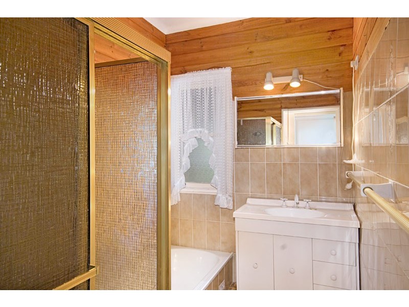 8 McEvoy Avenue, Umina Beach NSW 2257