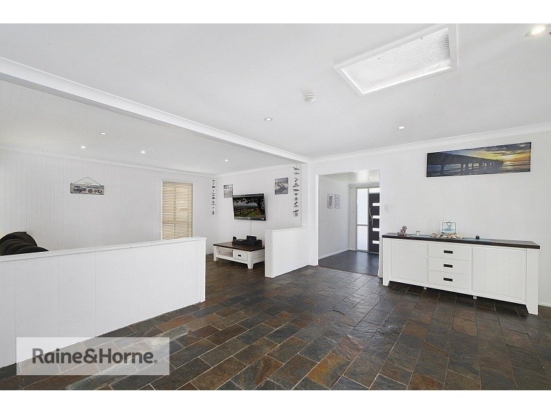 17 Karloo Road, Umina Beach NSW 2257