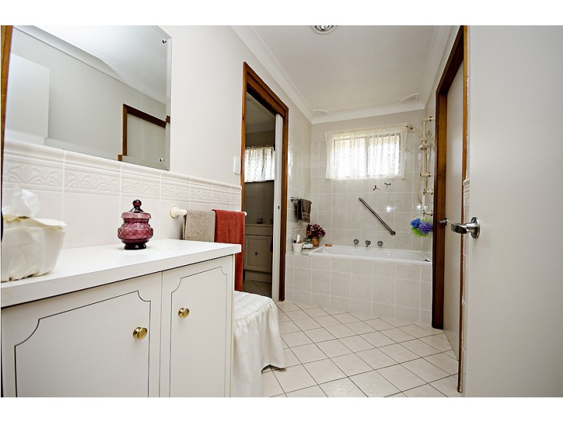 4 Nautilus Crescent, St Huberts Island NSW 2257