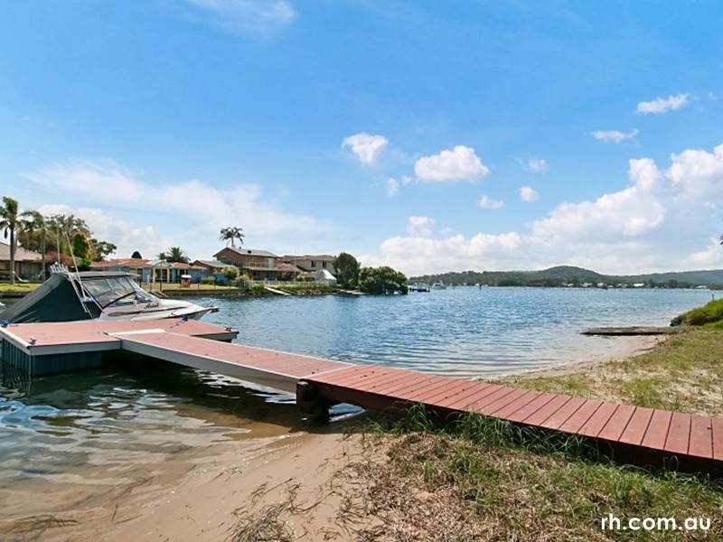 24 Salacia Close, St Huberts Island NSW 2257