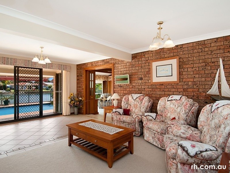 24 Salacia Close, St Huberts Island NSW 2257