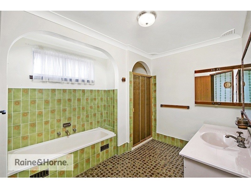 4 Attunga Close, St Huberts Island NSW 2257