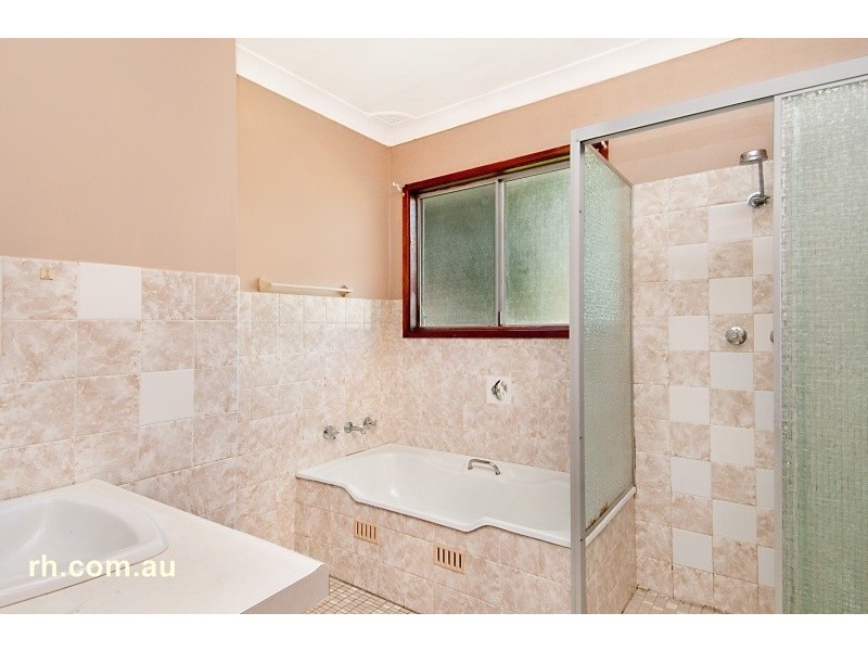 124 Bourke Road, Umina Beach NSW 2257