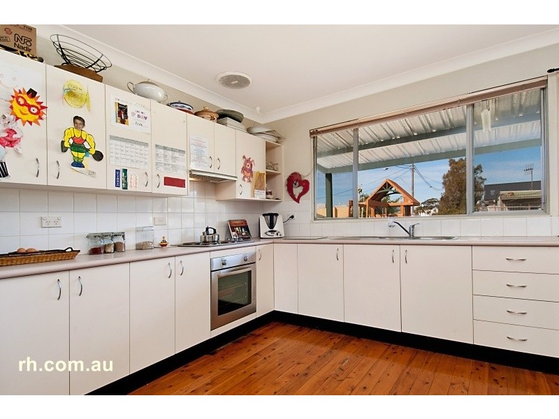 10 Wellington Street, Umina Beach NSW 2257