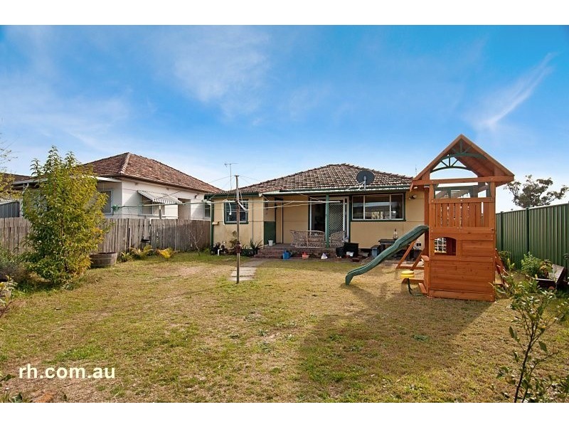 10 Wellington Street, Umina Beach NSW 2257