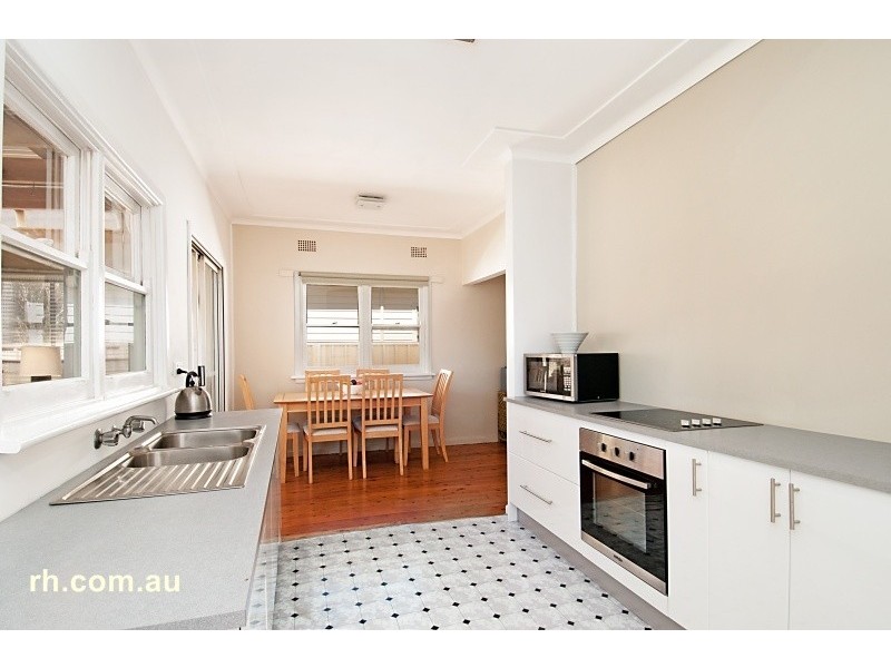 328 Ocean Beach Road, Umina Beach NSW 2257