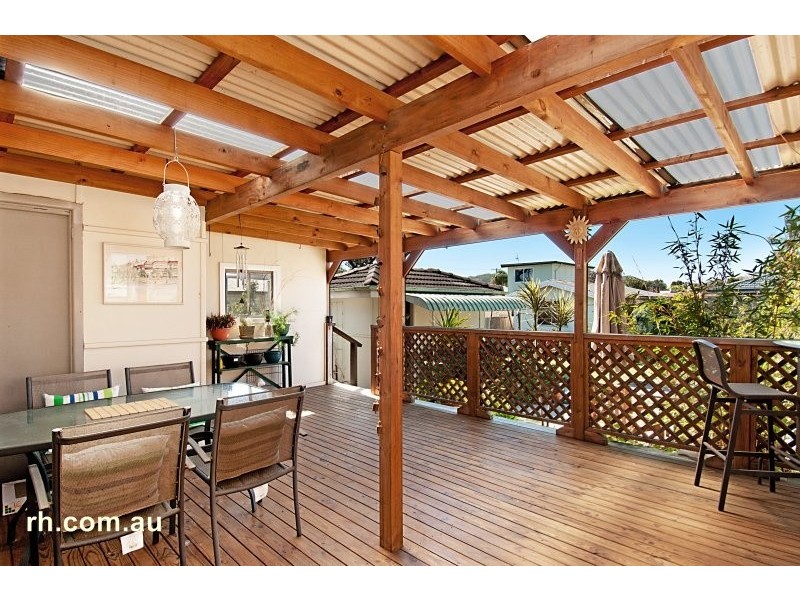 328 Ocean Beach Road, Umina Beach NSW 2257