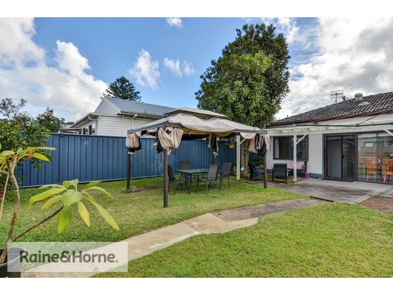 24 Pozieres Avenue, Umina Beach NSW 2257